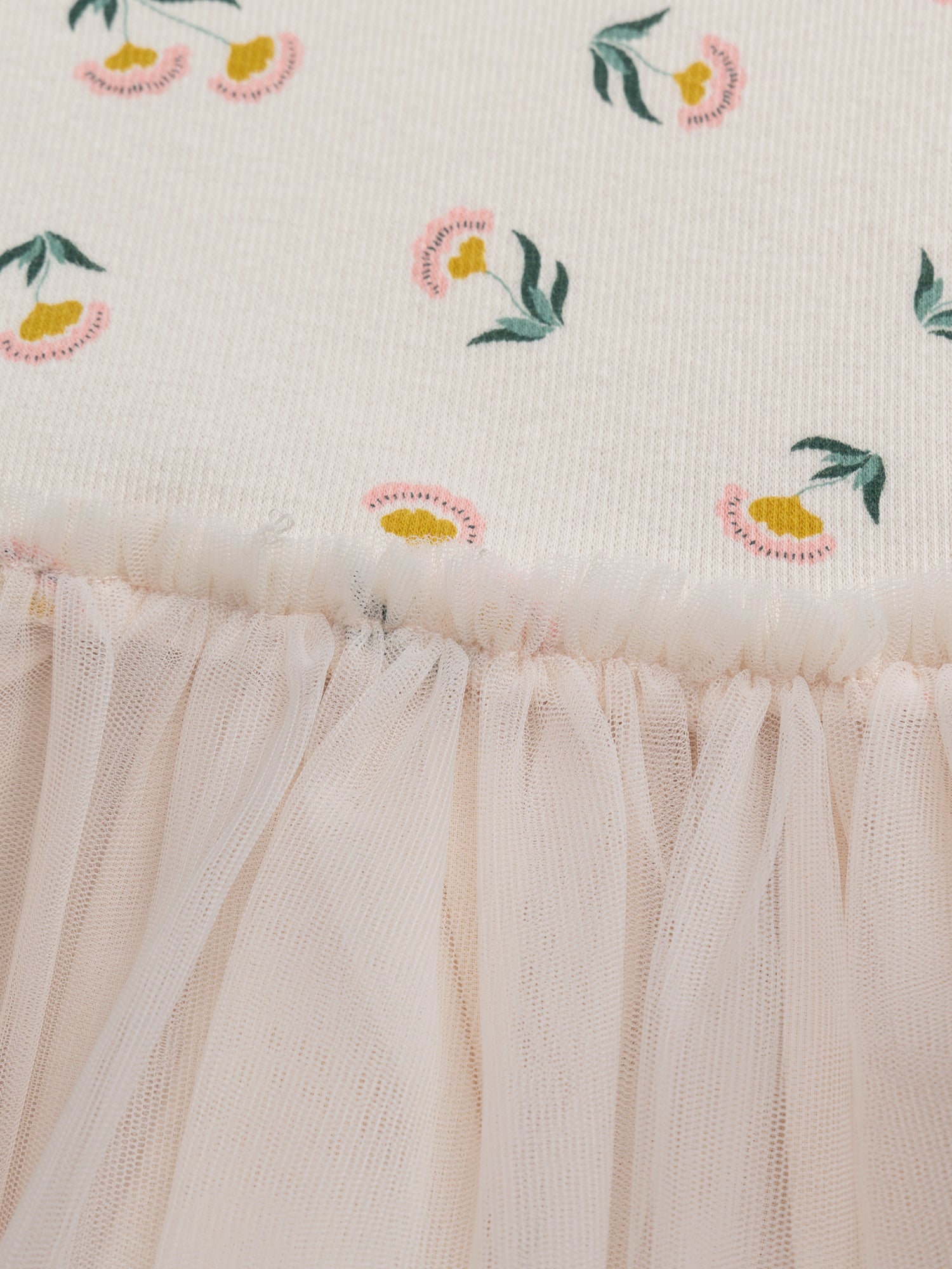 Robe écrue en côte et tulle