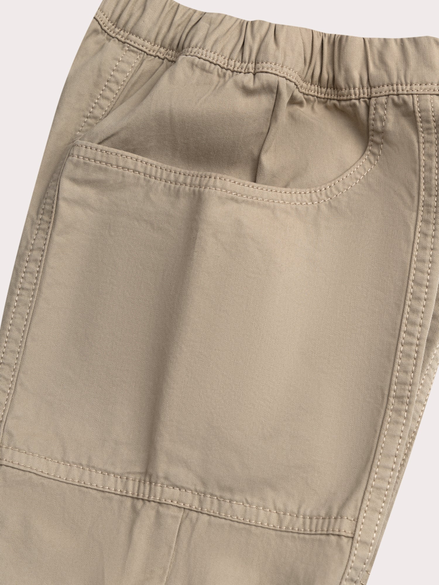 Pantalon beige à poches fantaisie